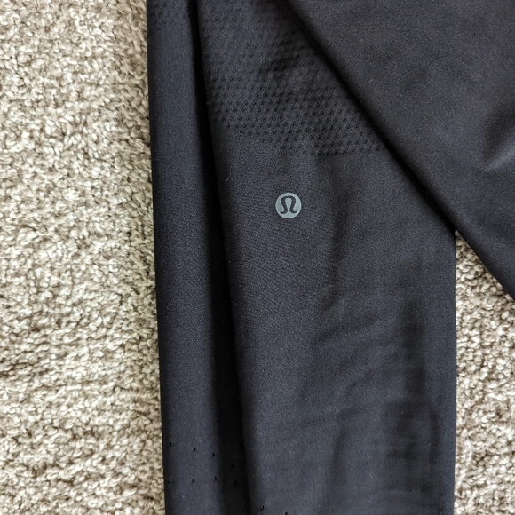 Lululemon Black Mesh HR Leggings - Picture 5 of 8